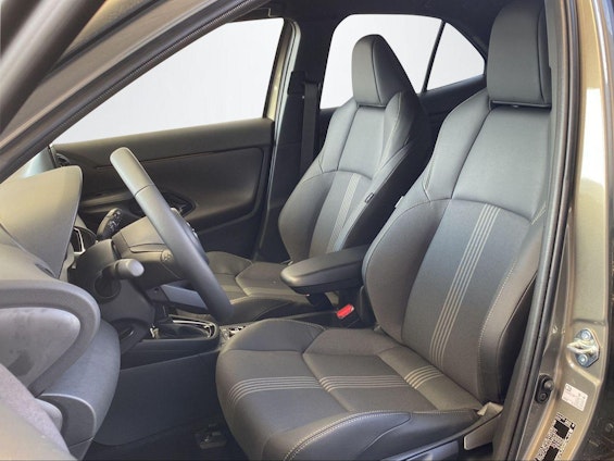 Vehicle image 14 Vehicle image 14