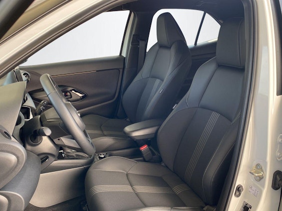 Vehicle image 14 Vehicle image 14