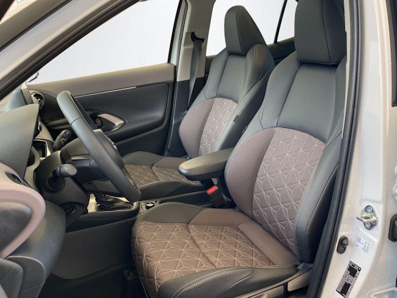 Vehicle image 14 Vehicle image 14