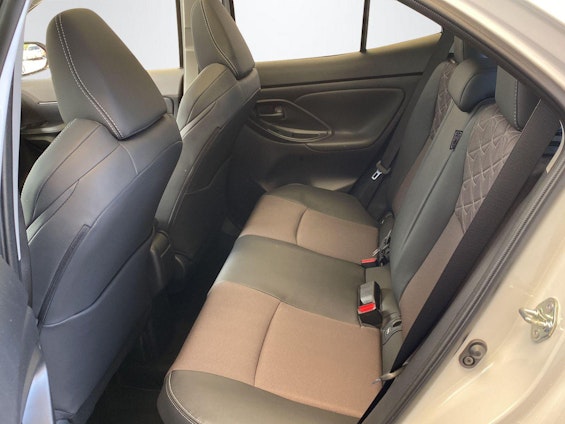 Vehicle image 10 Vehicle image 10