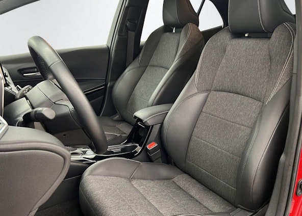 Vehicle image 14 Vehicle image 14