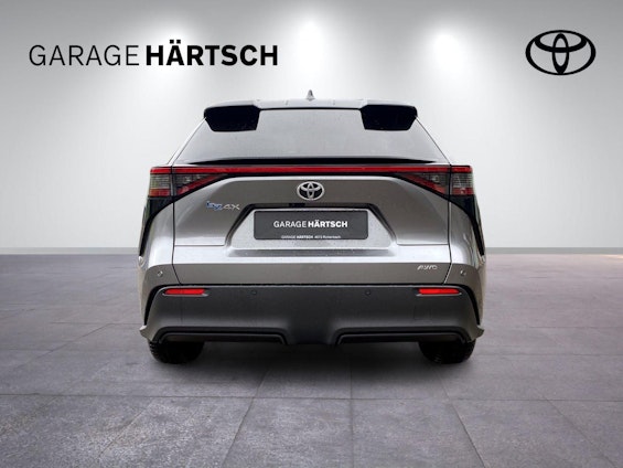 Vehicle image 4 Vehicle image 4