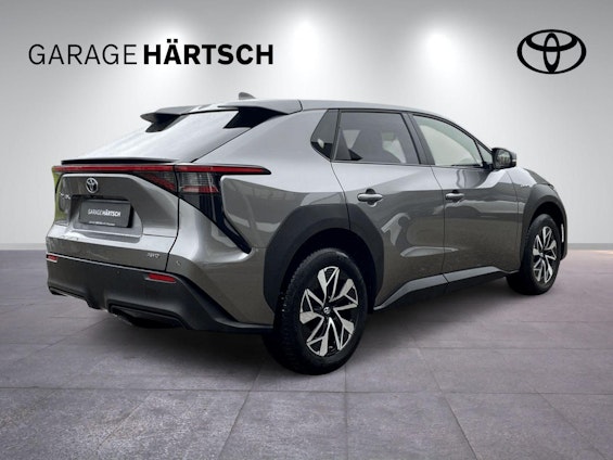 Vehicle image 6 Vehicle image 6