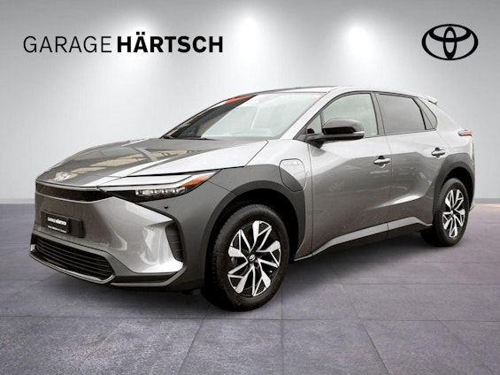 First vehicle image First vehicle image