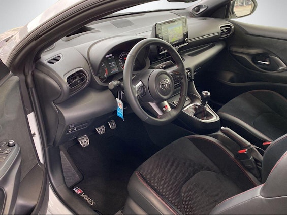 Vehicle image 13 Vehicle image 13