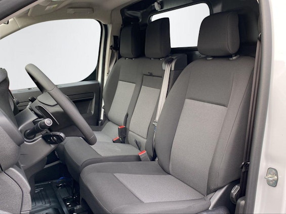 Vehicle image 14 Vehicle image 14