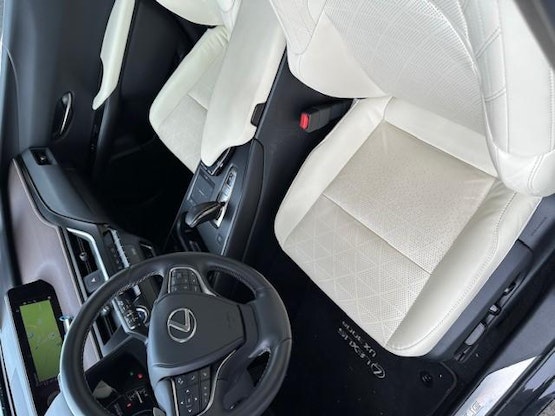 Vehicle image 6 Vehicle image 6