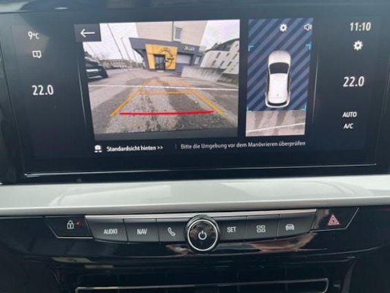 Vehicle image 9 Vehicle image 9