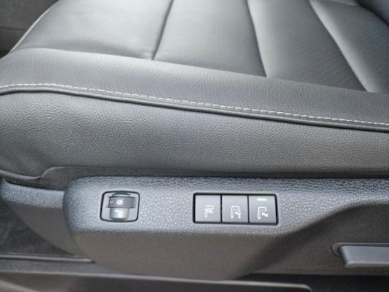 Vehicle image 9 Vehicle image 9