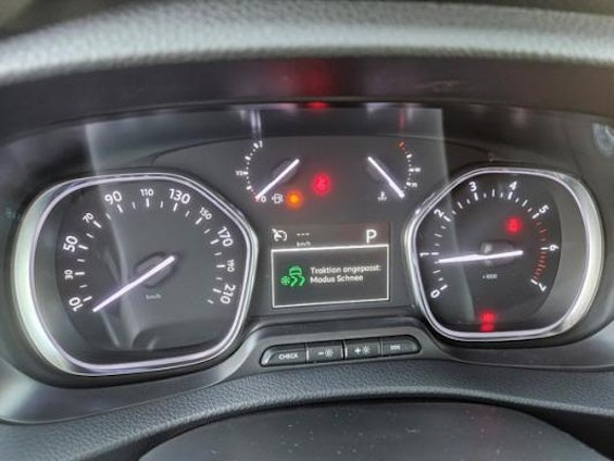 Vehicle image 13 Vehicle image 13