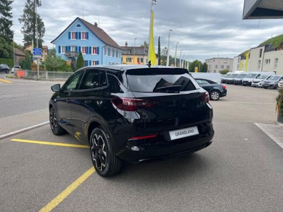 Vehicle image 4 Vehicle image 4