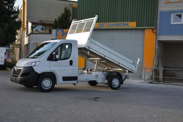 Vehicle image 9 Vehicle image 9