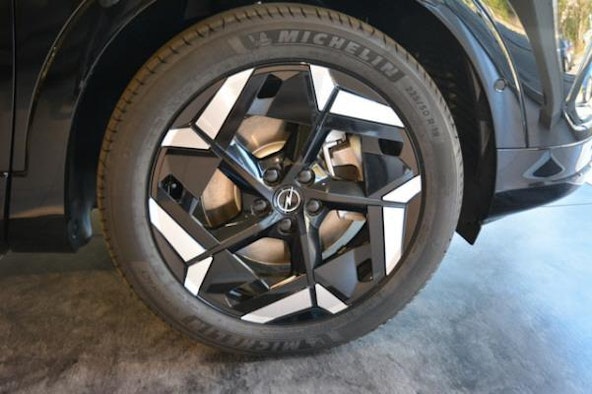 Vehicle image 9 Vehicle image 9