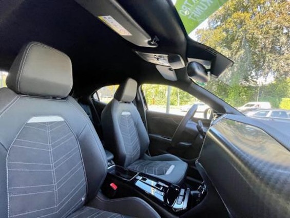 Vehicle image 10 Vehicle image 10