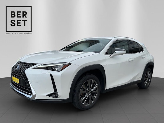 First vehicle image