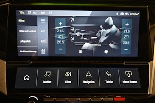 Vehicle image PEUGEOT 308 1.6 PHEV 180 GT