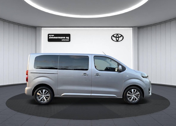 Vehicle image 4 Vehicle image 4