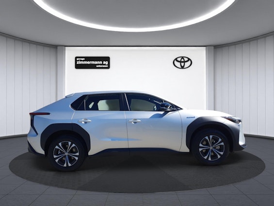 Vehicle image 4 Vehicle image 4