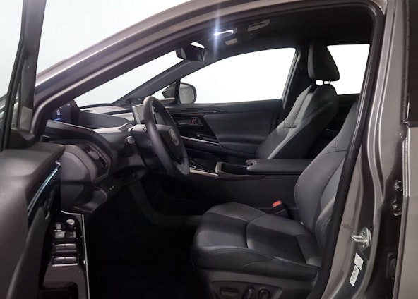 Vehicle image 4 Vehicle image 4