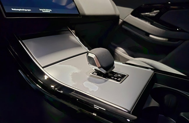 Vehicle image 15 Vehicle image 15