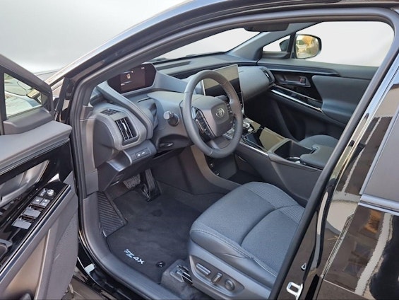 Vehicle image 5 Vehicle image 5