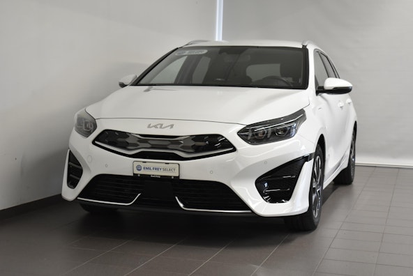 First vehicle image