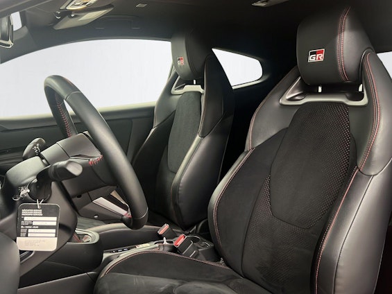 Vehicle image 14 Vehicle image 14