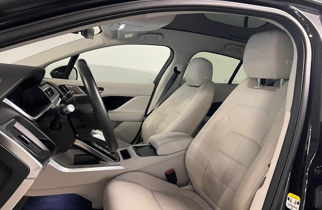 Vehicle image 2 Vehicle image 2