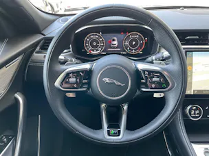 Jaguar F-Pace 3.0 D I6 R-Dynamic SE