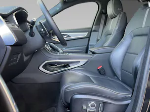 Jaguar F-Pace 3.0 D I6 R-Dynamic SE