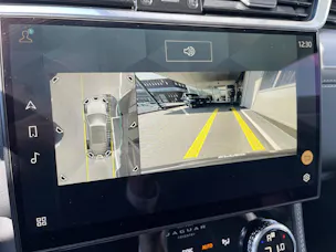 Jaguar F-Pace 3.0 D I6 R-Dynamic SE