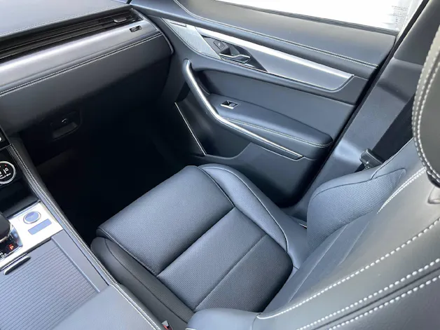 Jaguar F-Pace 3.0 D I6 R-Dynamic SE