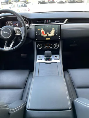 Jaguar F-Pace 3.0 D I6 R-Dynamic SE