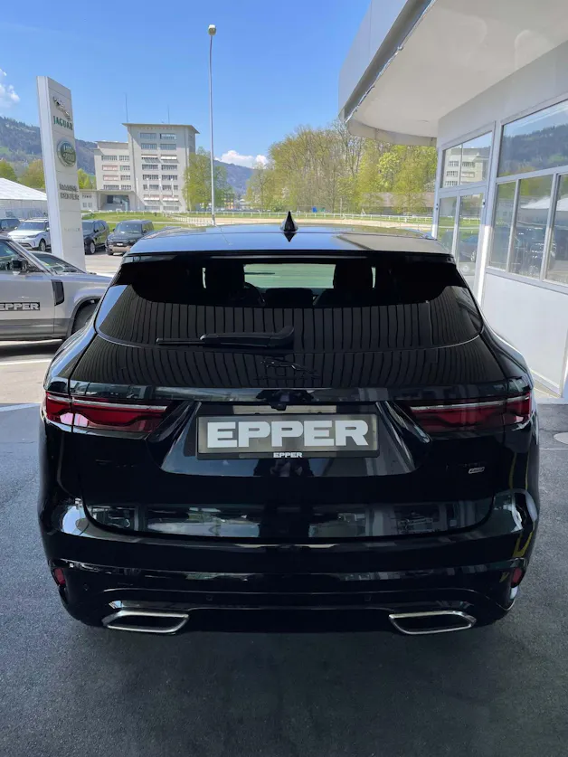 Jaguar F-Pace 3.0 D I6 R-Dynamic SE