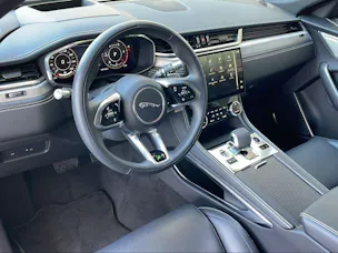Jaguar F-Pace 3.0 D I6 R-Dynamic SE