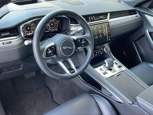 Jaguar F-Pace 3.0 D I6 R-Dynamic SE