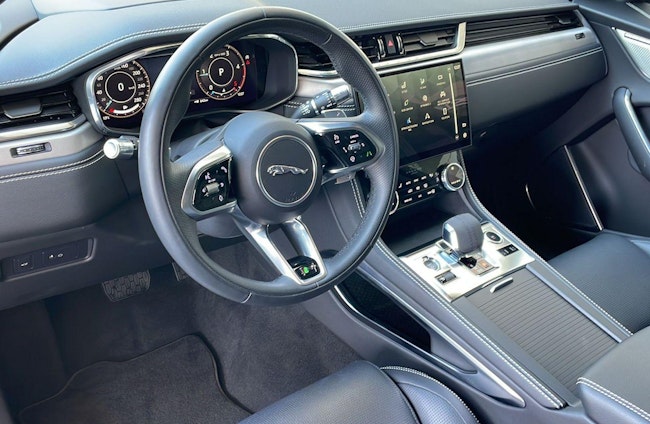 Vehicle image 4 Vehicle image 4