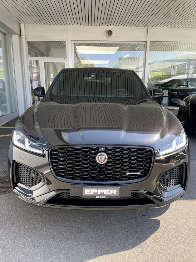 Jaguar F-Pace 3.0 D I6 R-Dynamic SE