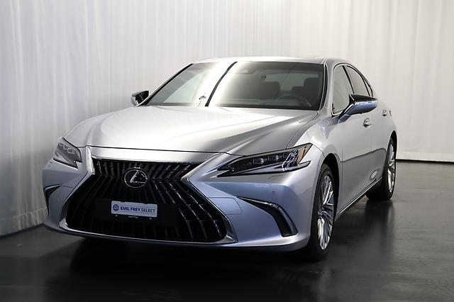 LEXUS ES 300h Excellence: Jetzt Probefahrt buchen!