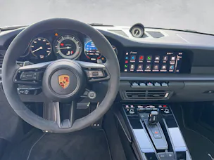 Porsche 911 Carrera 4 GTS