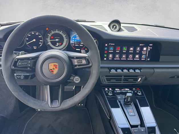 Porsche 911 Carrera 4 GTS