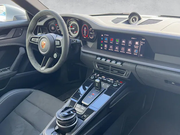 Porsche 911 Carrera 4 GTS