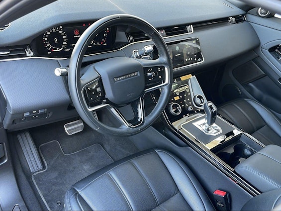 Vehicle image 4 Vehicle image 4