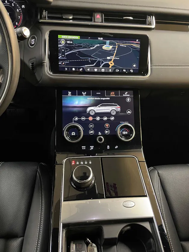 Land Rover Range Rover Velar 2.0 T P300 SE