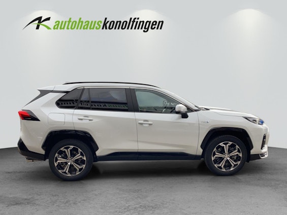 Vehicle image 4 Vehicle image 4