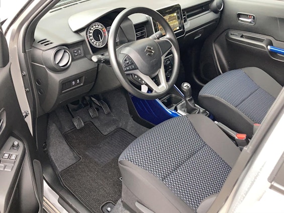Vehicle image 6