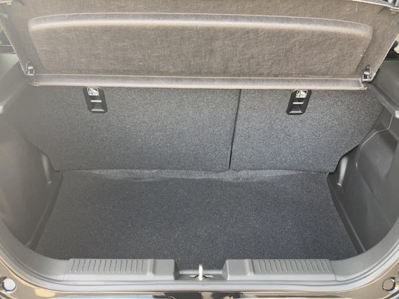 Vehicle image 9 Vehicle image 9