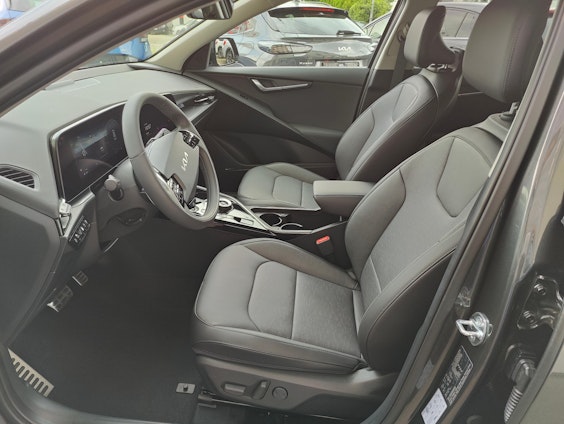 Vehicle image 8 Vehicle image 8