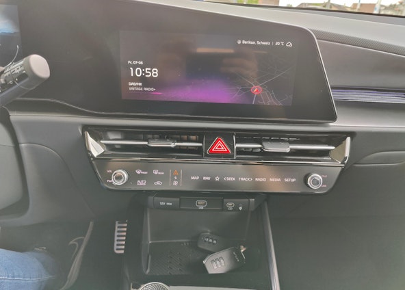 Vehicle image 16 Vehicle image 16