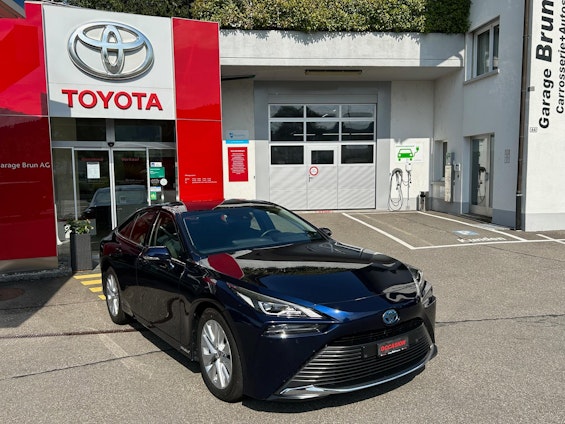 Vehicle image 4 Vehicle image 4